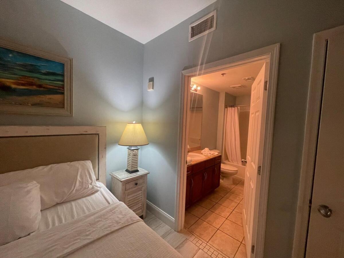 Laketown Wharf View Apartment