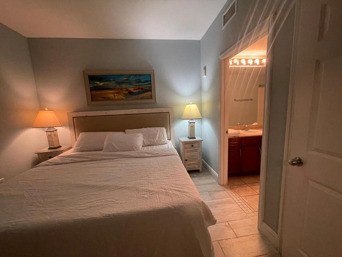 Laketown Wharf View Apartment