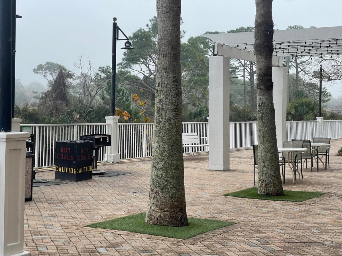 Laketown Wharf View *