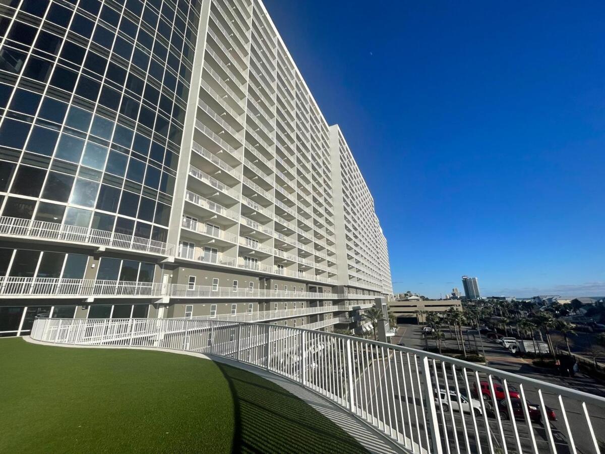 Laketown Wharf View Apartment *