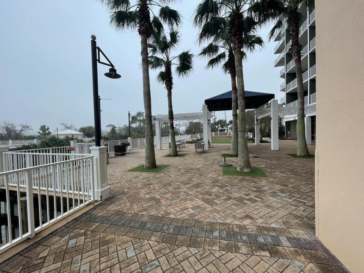 Laketown Wharf View Apartment