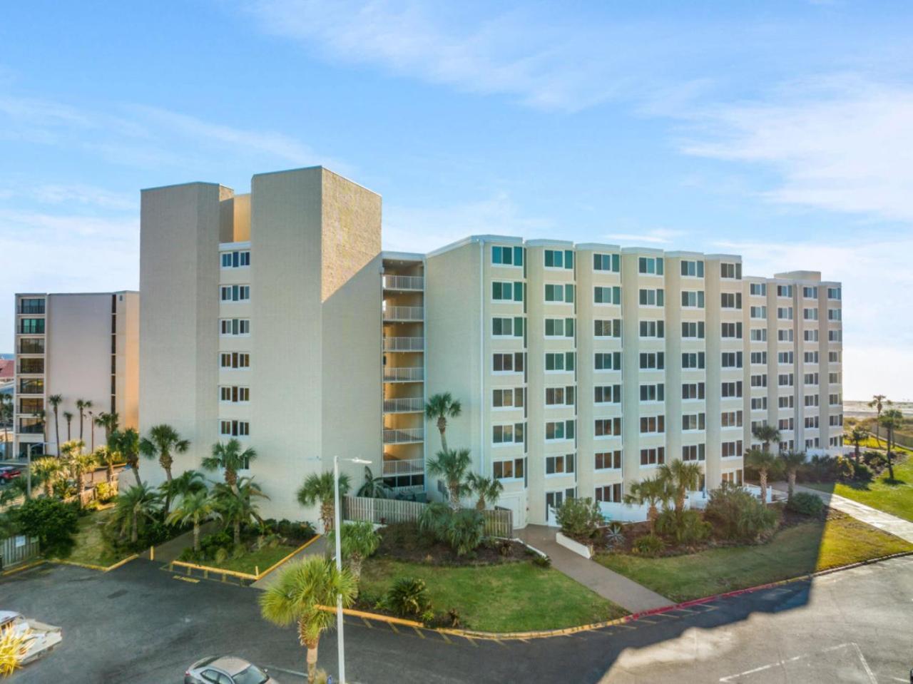 Of The Gulf 620 - Front - Ocean View Couples Retreat
