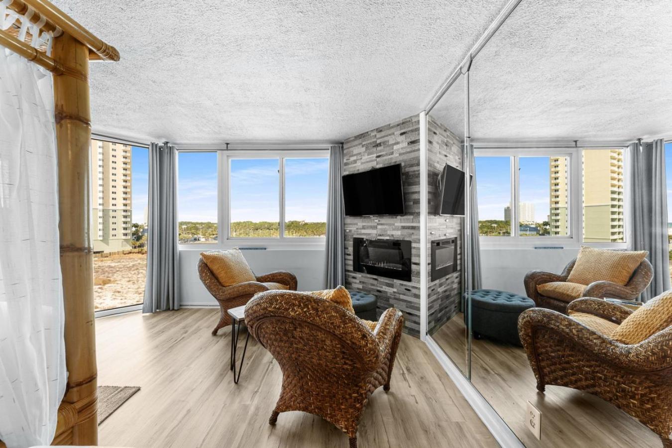 Of The Gulf 620 - Front - Ocean View Couples Retreat *