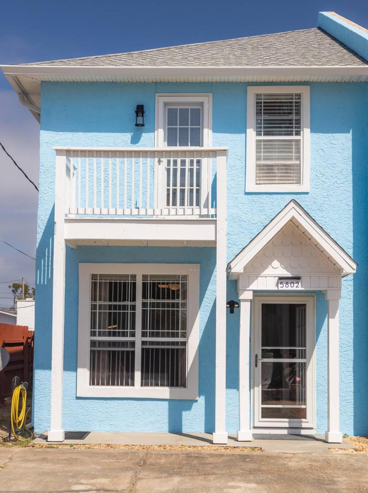Dog And Kid Friendly House - Private Yard & Deck - 3 Min Walk To Panama City Beach