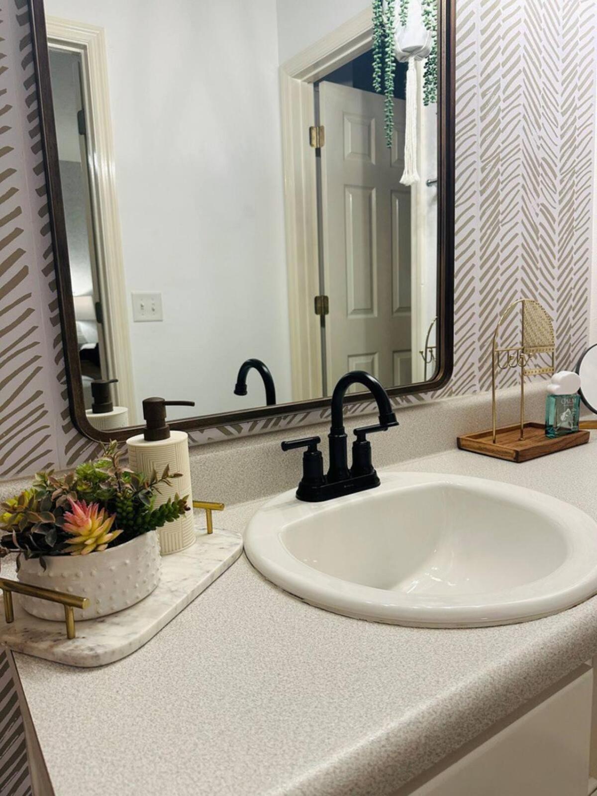 Dog And Kid Friendly House - Private Yard & Deck - 3 Min Walk To * Panama City Beach