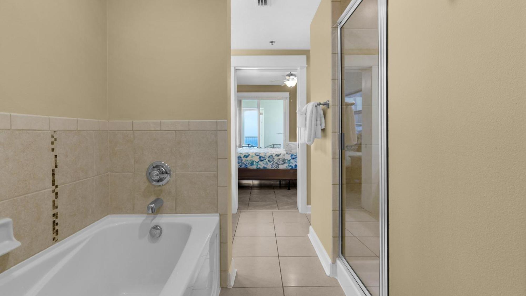 Ocean Front Grand Panama 2 Bd 2 Ba Unit 1006, Spectacular Amenities