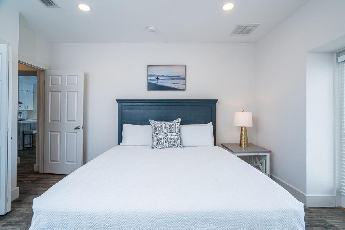 Holiday home Private Beach, Heated Pool, Gulf Front