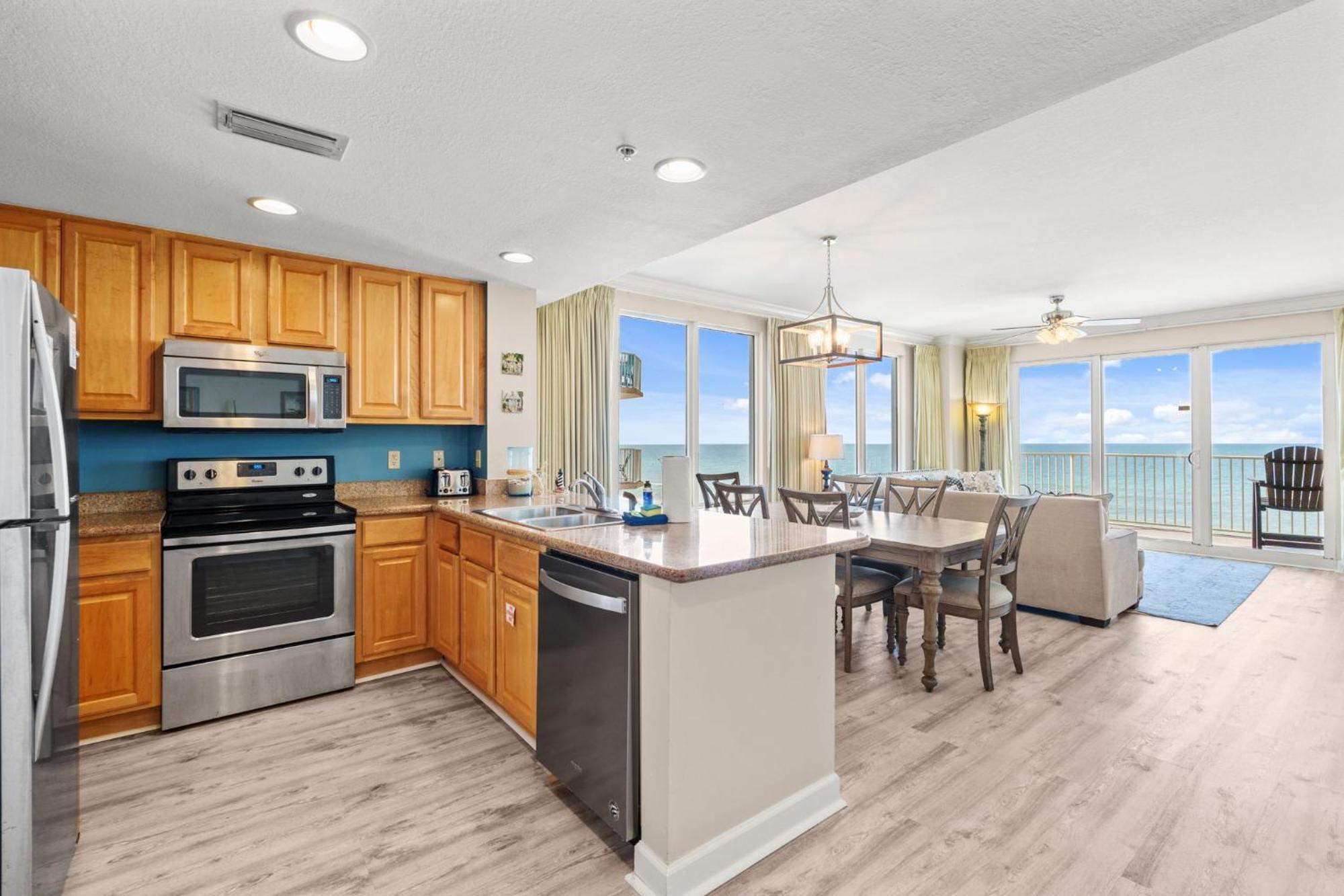 Apartment Gulf-front Corner Unit! Stunning Coastline Views! *