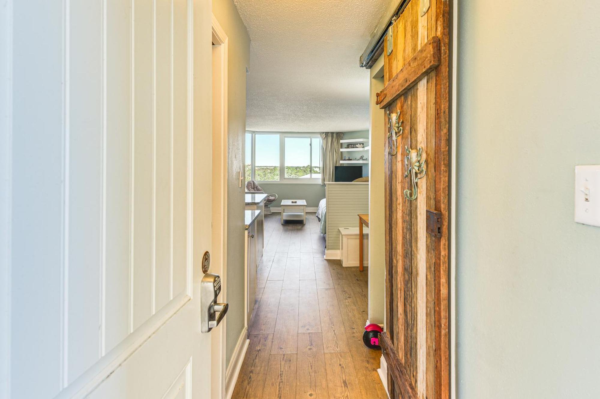 Apartment Pcb Coastal With On-site Access!