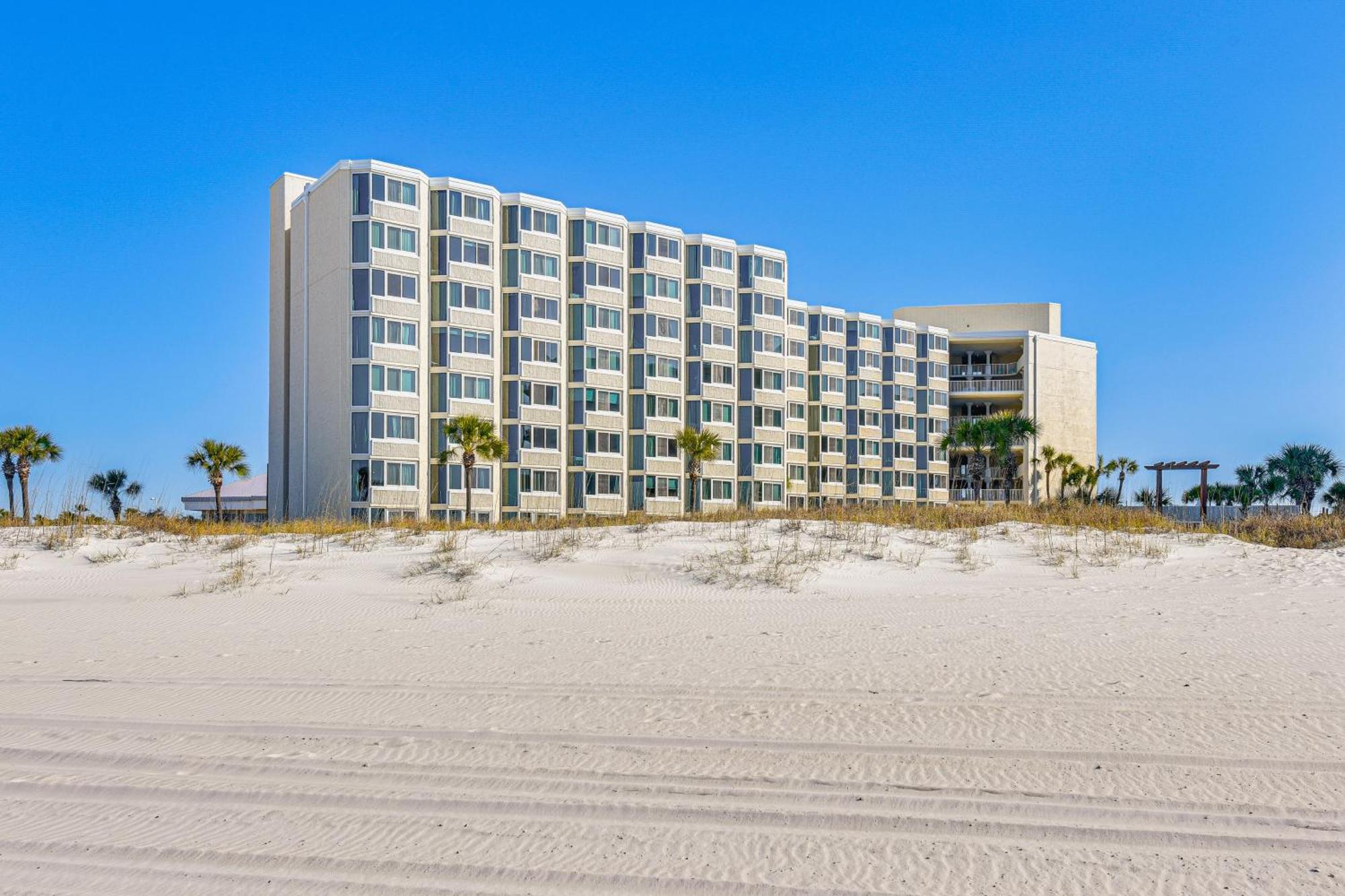 Apartment Pcb Coastal With On-site Access! *
