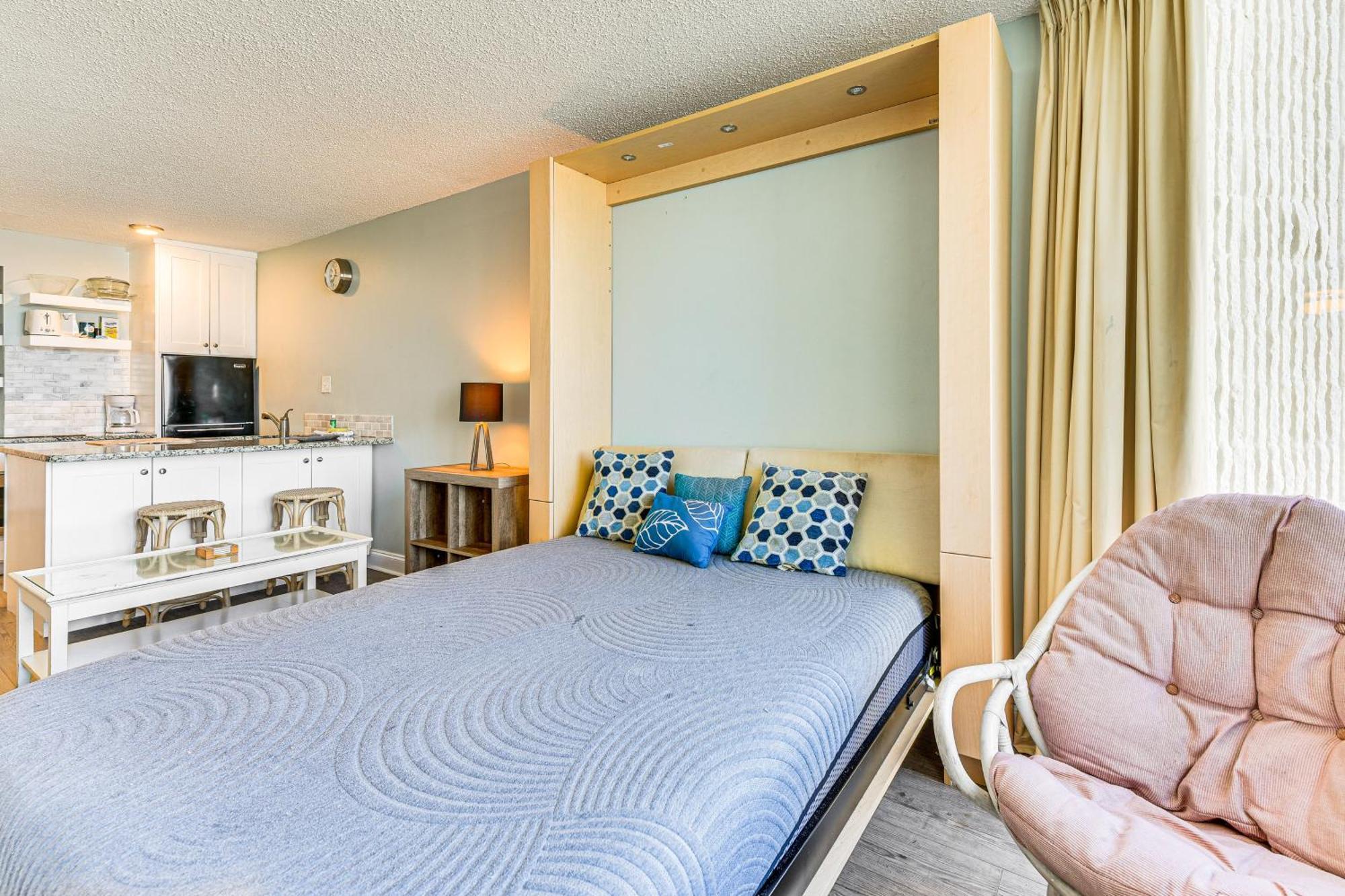 Apartment Pcb Coastal With On-site Access!
