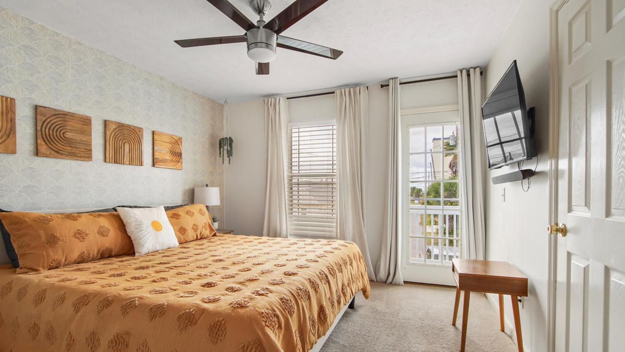 Dog And Kid Friendly House - Private Yard & Deck - 3 Min Walk To Holiday home Panama City Beach
