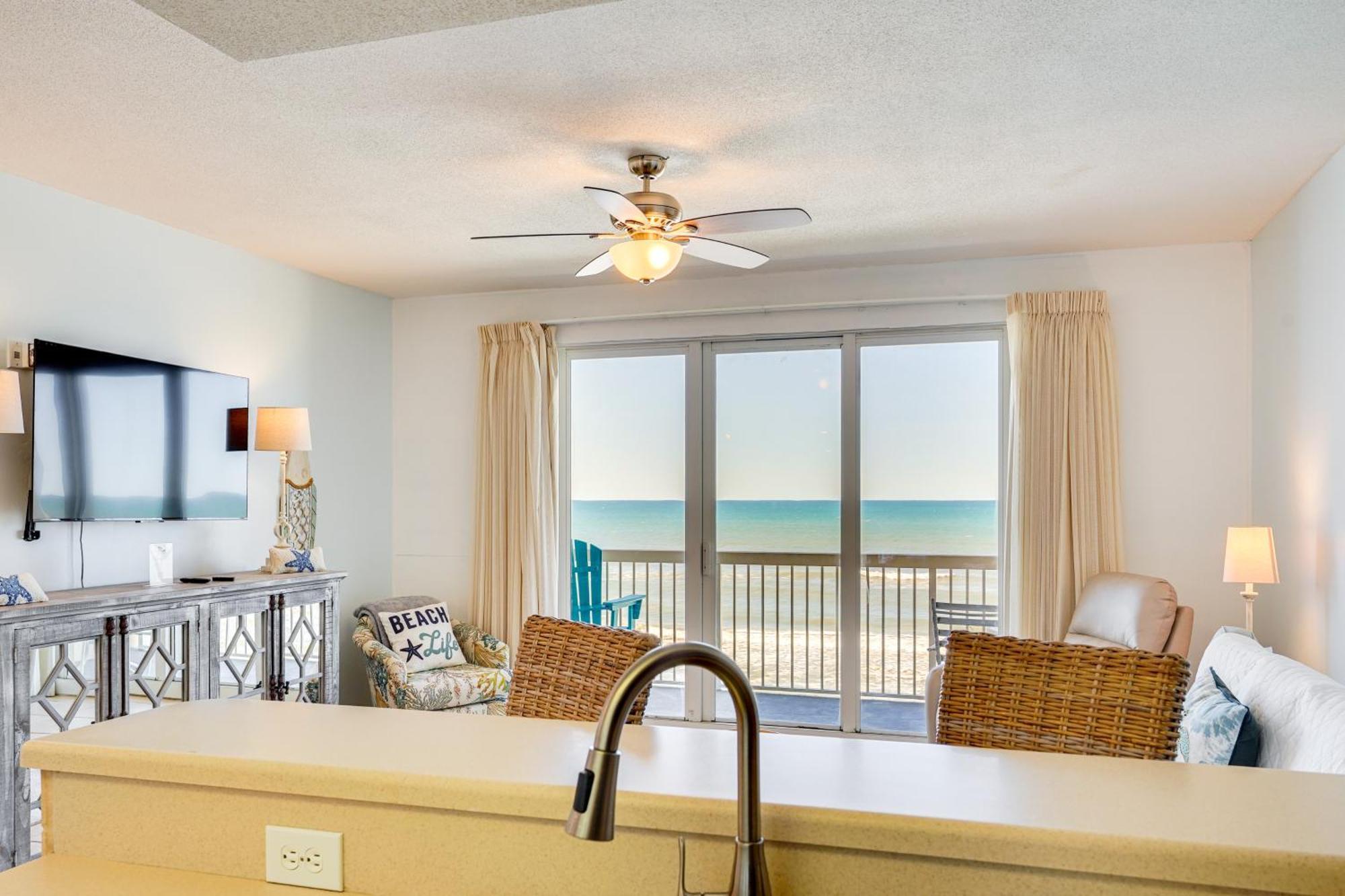 Apartment Panama Paradise With Pool And Hot Tub!