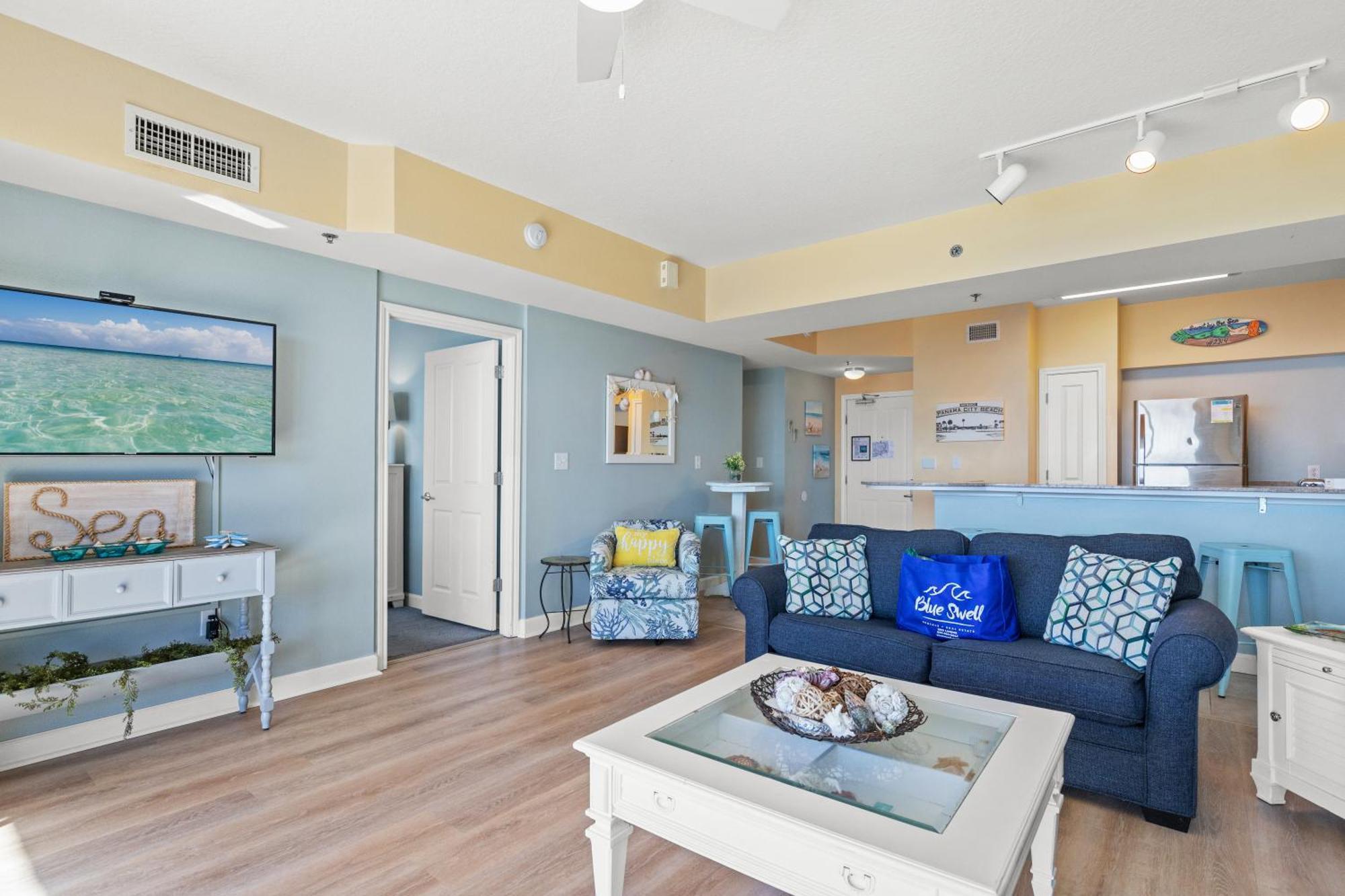 Penthouse With Beautiful Views! 1 Bedroom, 2 Bathroom Penthouse! Holiday home Panama City Beach