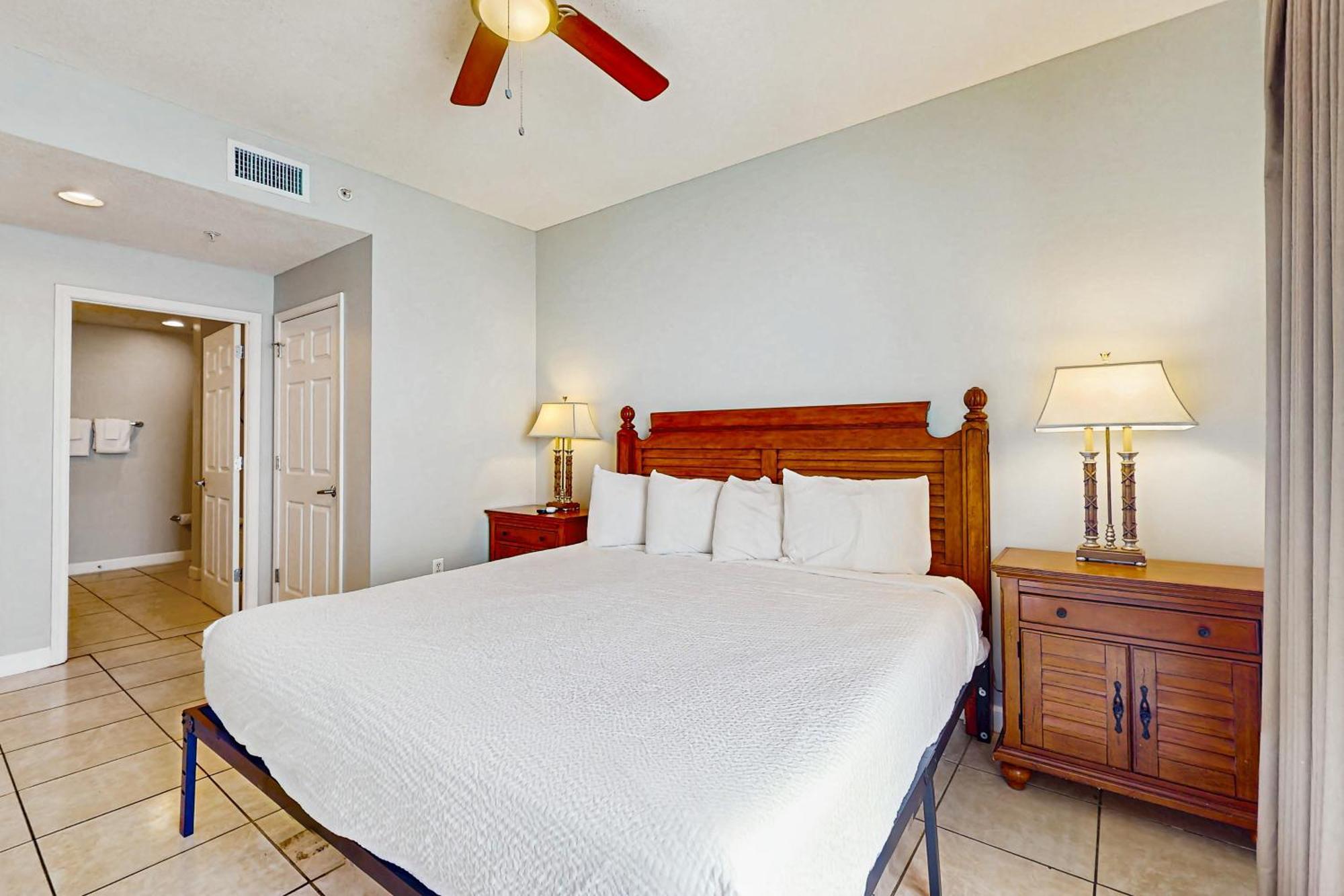 Sterling Reef 1405 Apartment