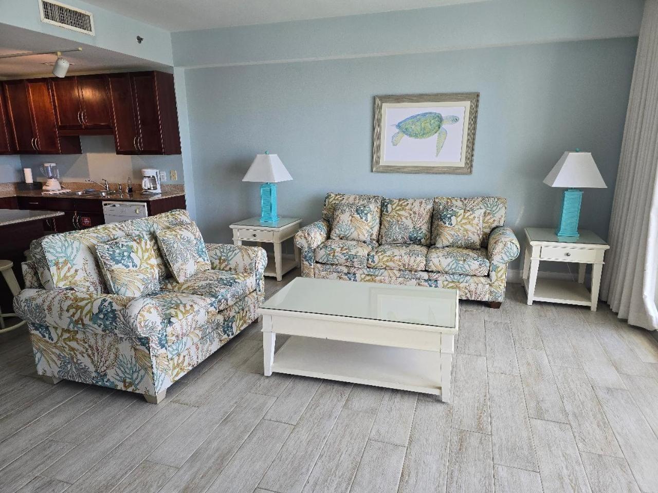 Apartment Laketown Wharf View