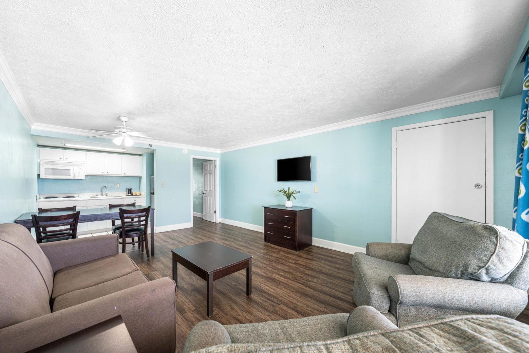 Boardwalk Hotel 2*