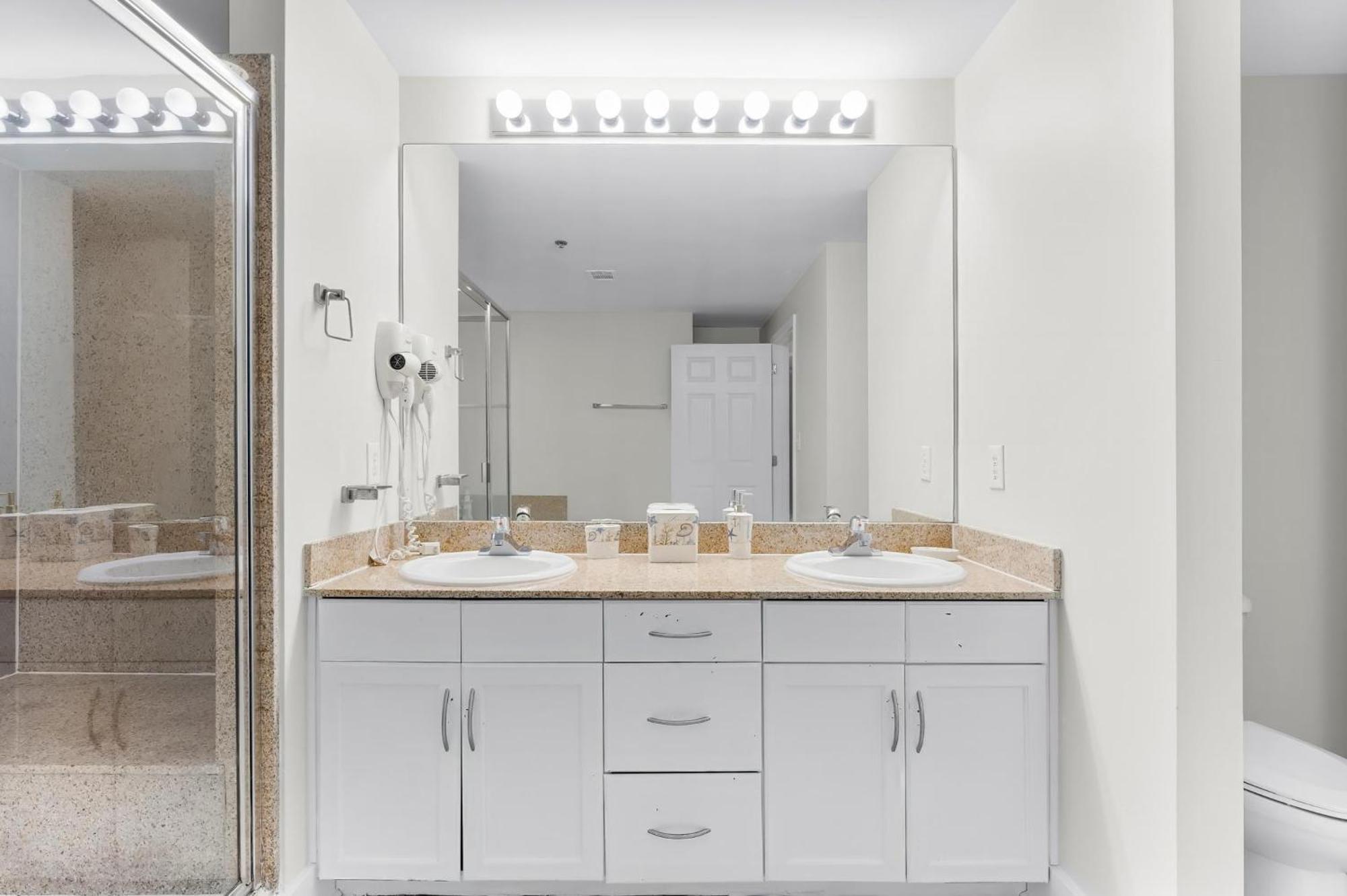 Apartment Laketown Wharf By Panhandle Getaways