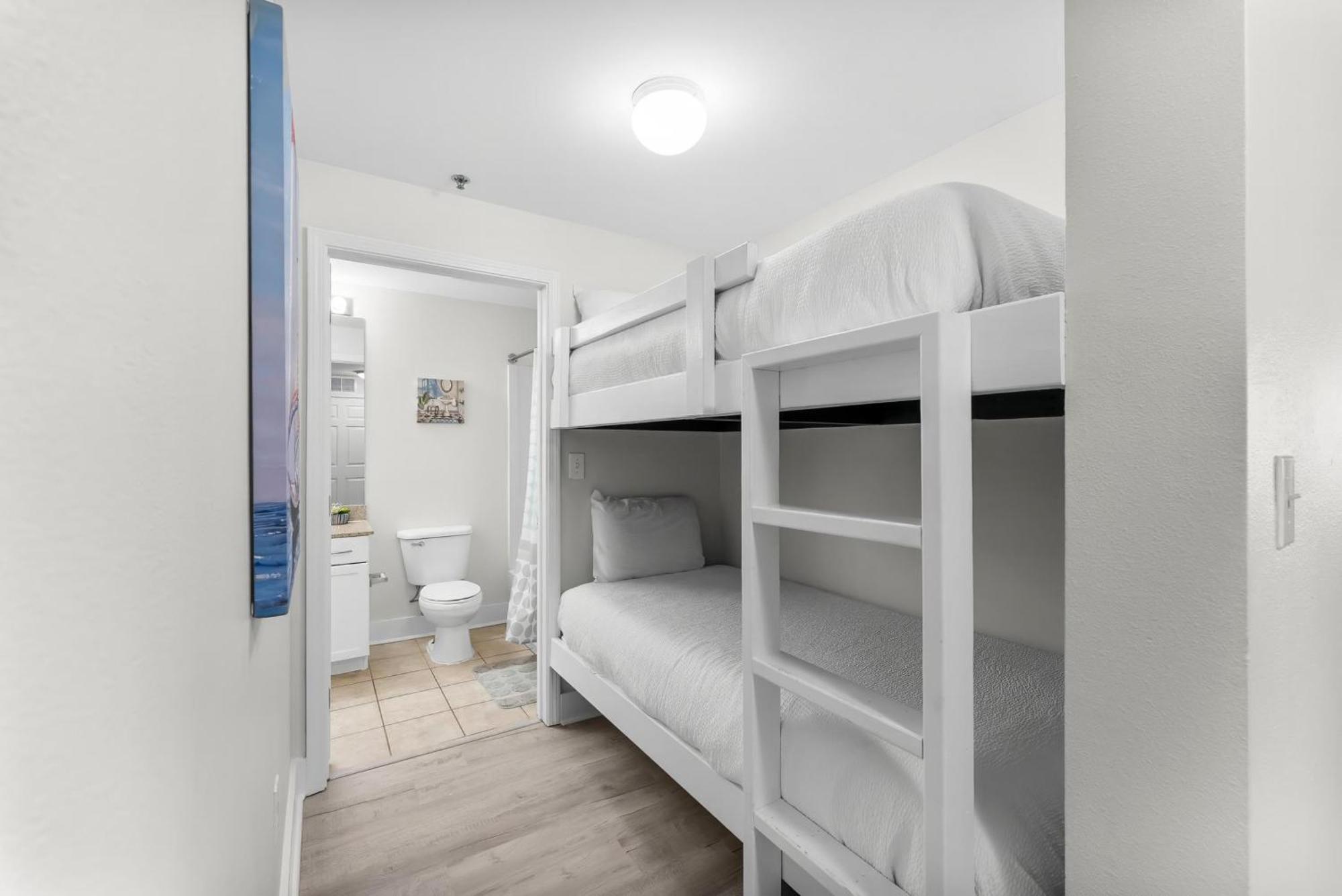 Laketown Wharf By Panhandle Getaways *