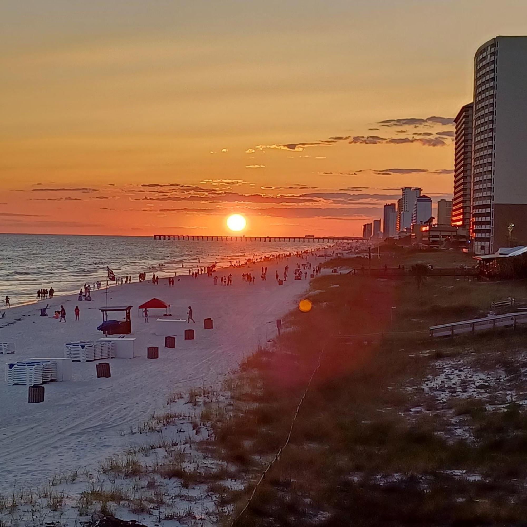 Couples Getaway, Honeymoon Sweet, Perfectly Cozy Front With Kitchen, Pool, Free Parking,check-in At Door Aparthotel Panama City Beach