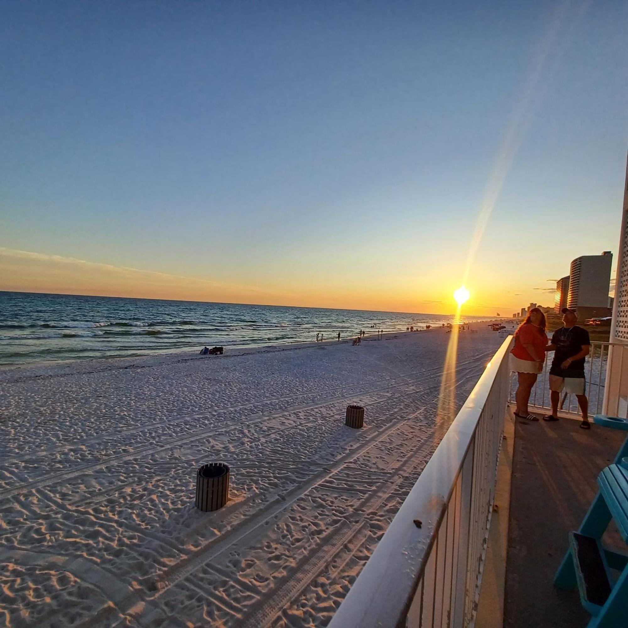 Aparthotel Couples Getaway, Honeymoon Sweet, Perfectly Cozy Front With Kitchen, Pool, Free Parking,check-in At Door Panama City Beach