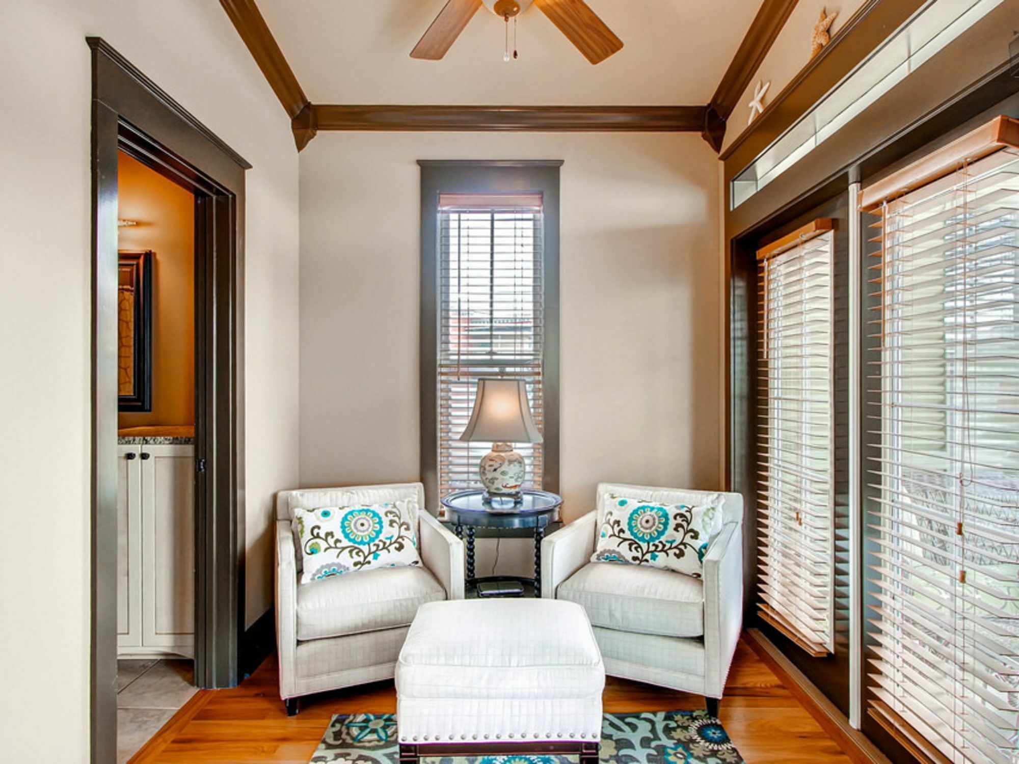 Apartment Comfort And Joy By Redawning *