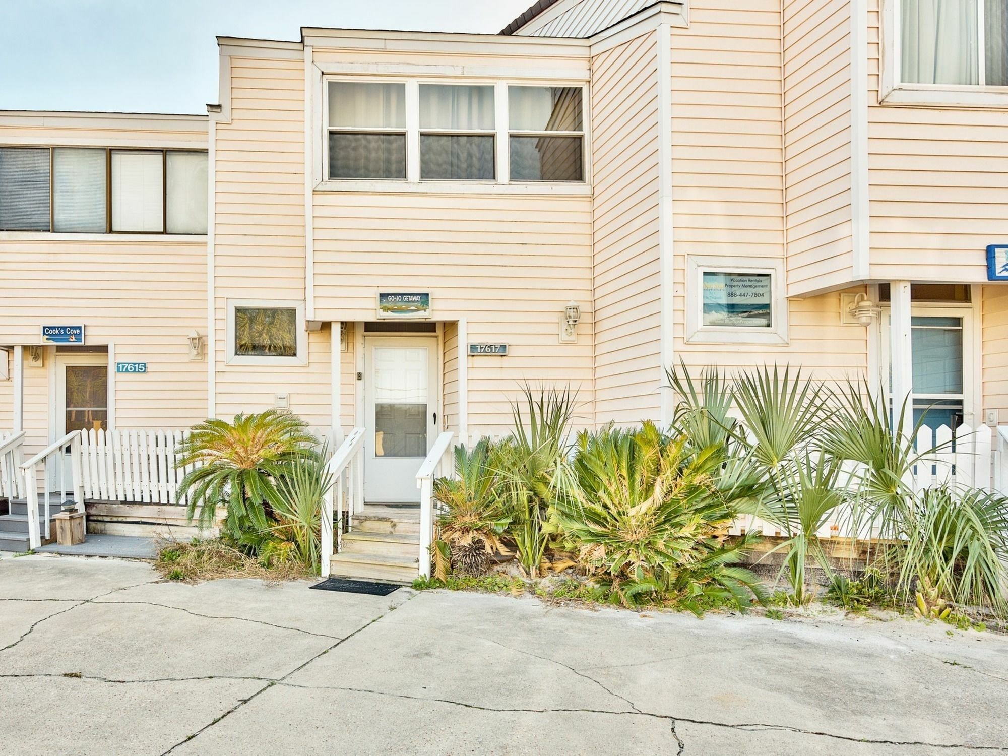Apartment Gojo Getaway 627851 By Redawning