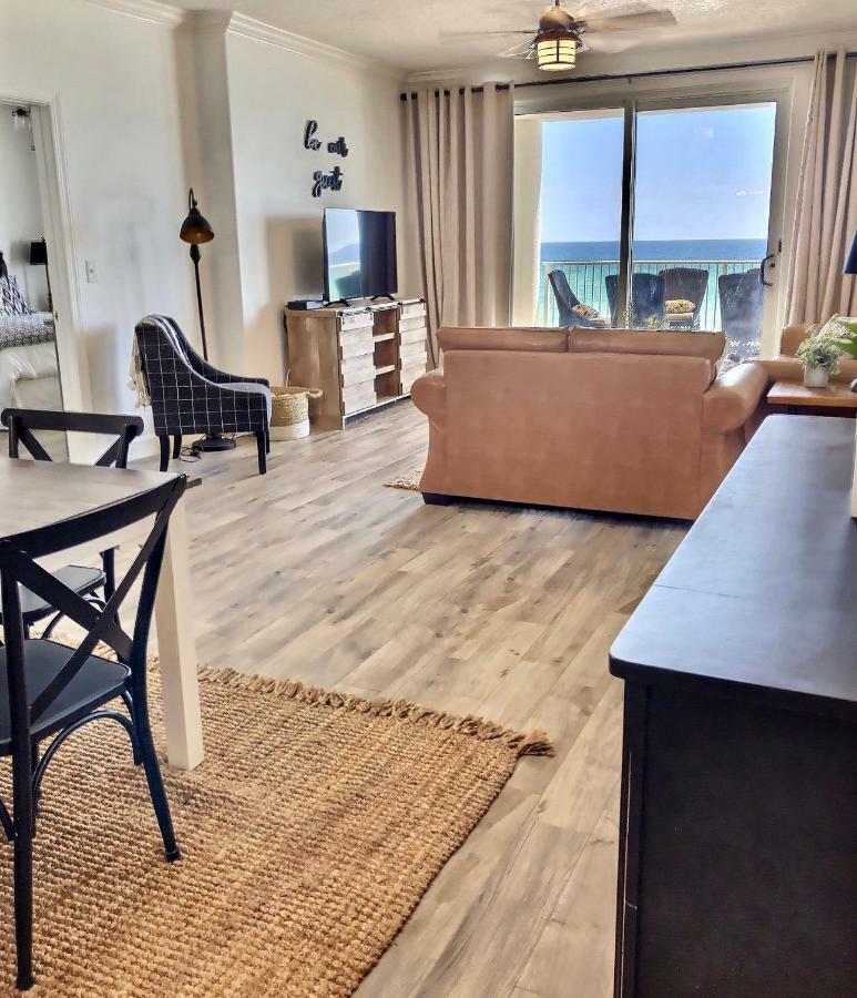 Barefoot Bliss - Beachfront - Sleeps 12 * Panama City Beach