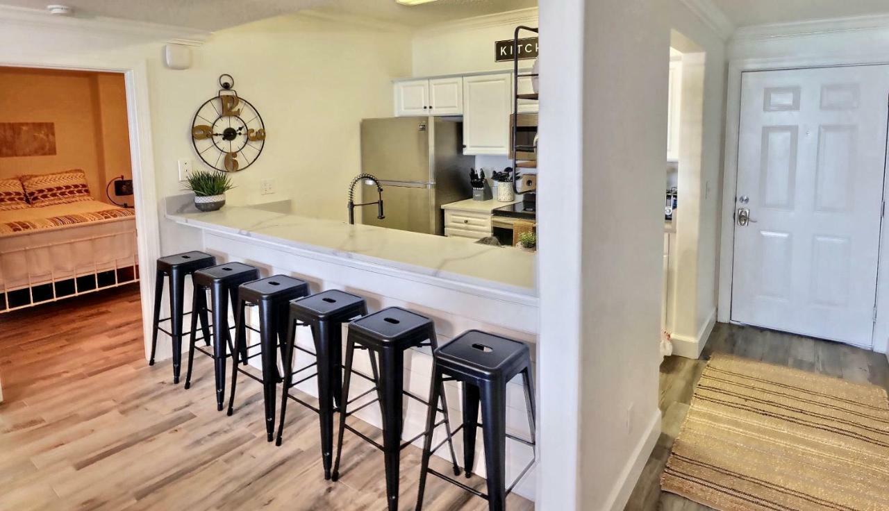Apartment Barefoot Bliss - Beachfront - Sleeps 12 Panama City Beach