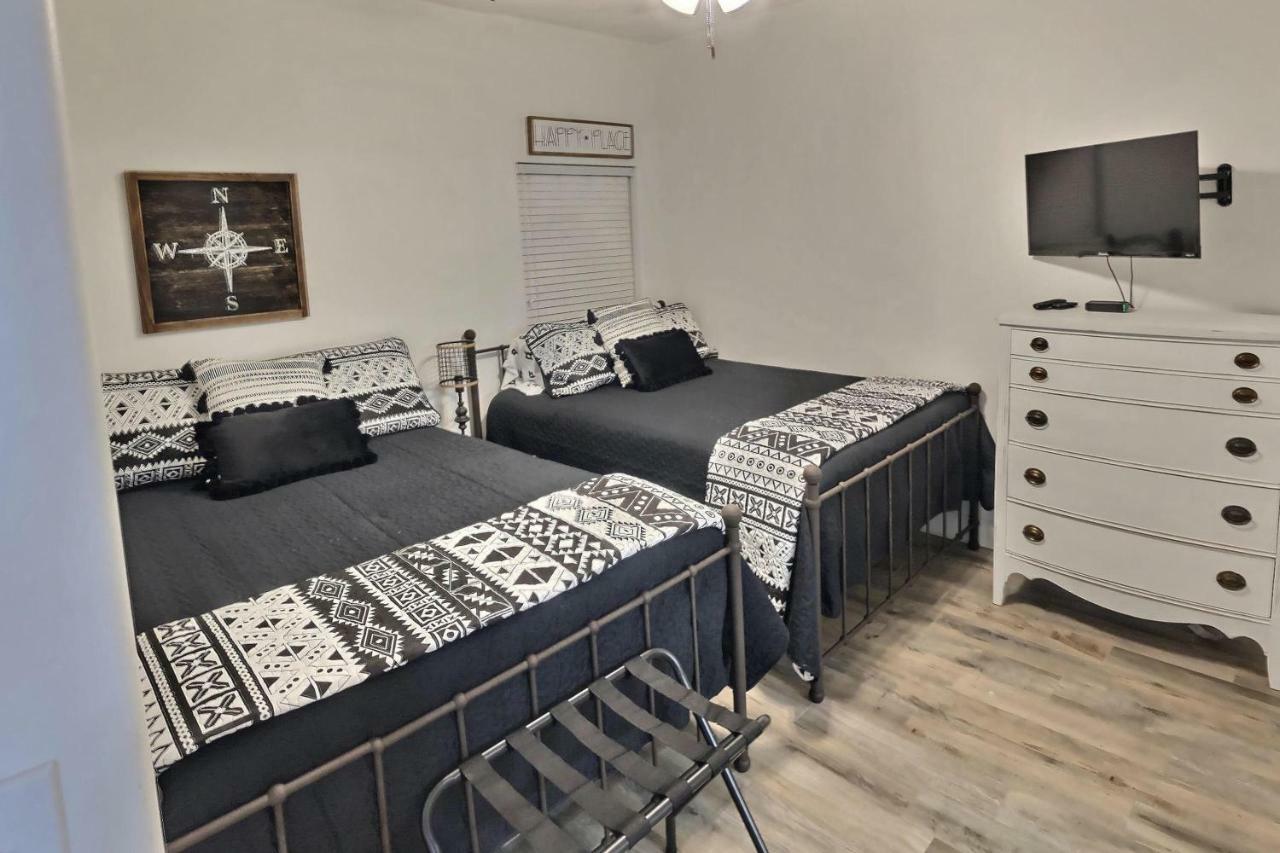 Apartment Barefoot Bliss - Beachfront - Sleeps 12