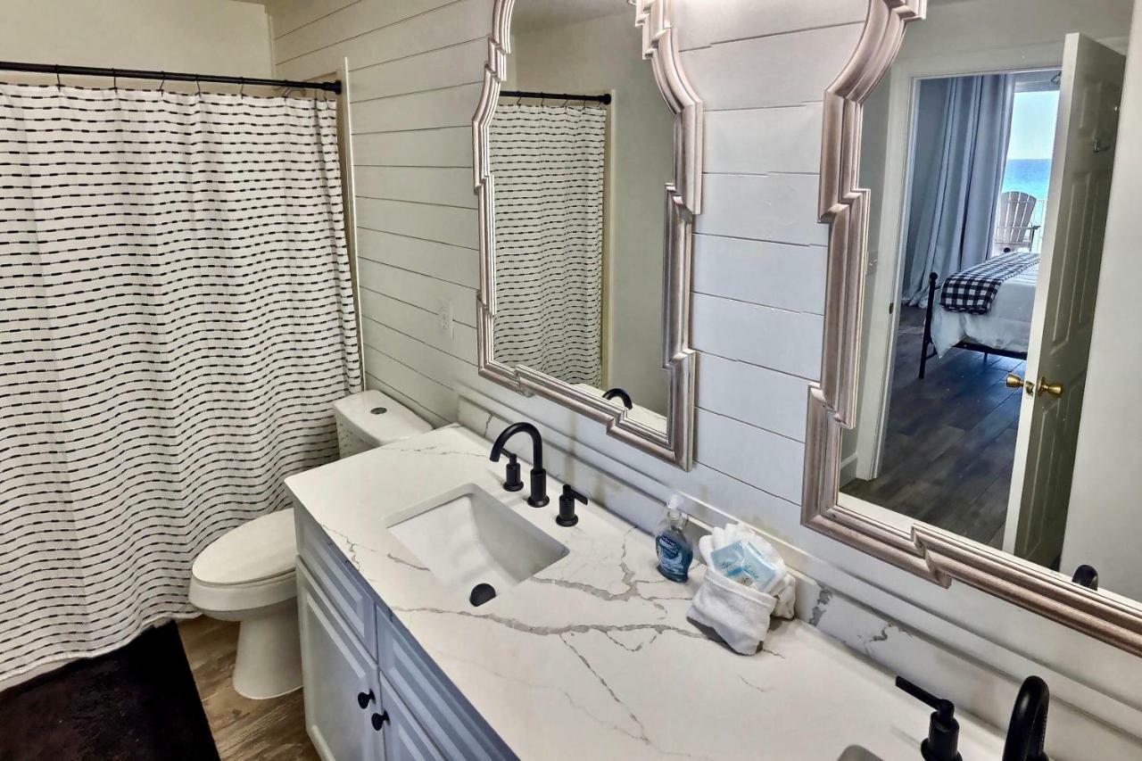 Barefoot Bliss - Beachfront - Sleeps 12 Apartment *