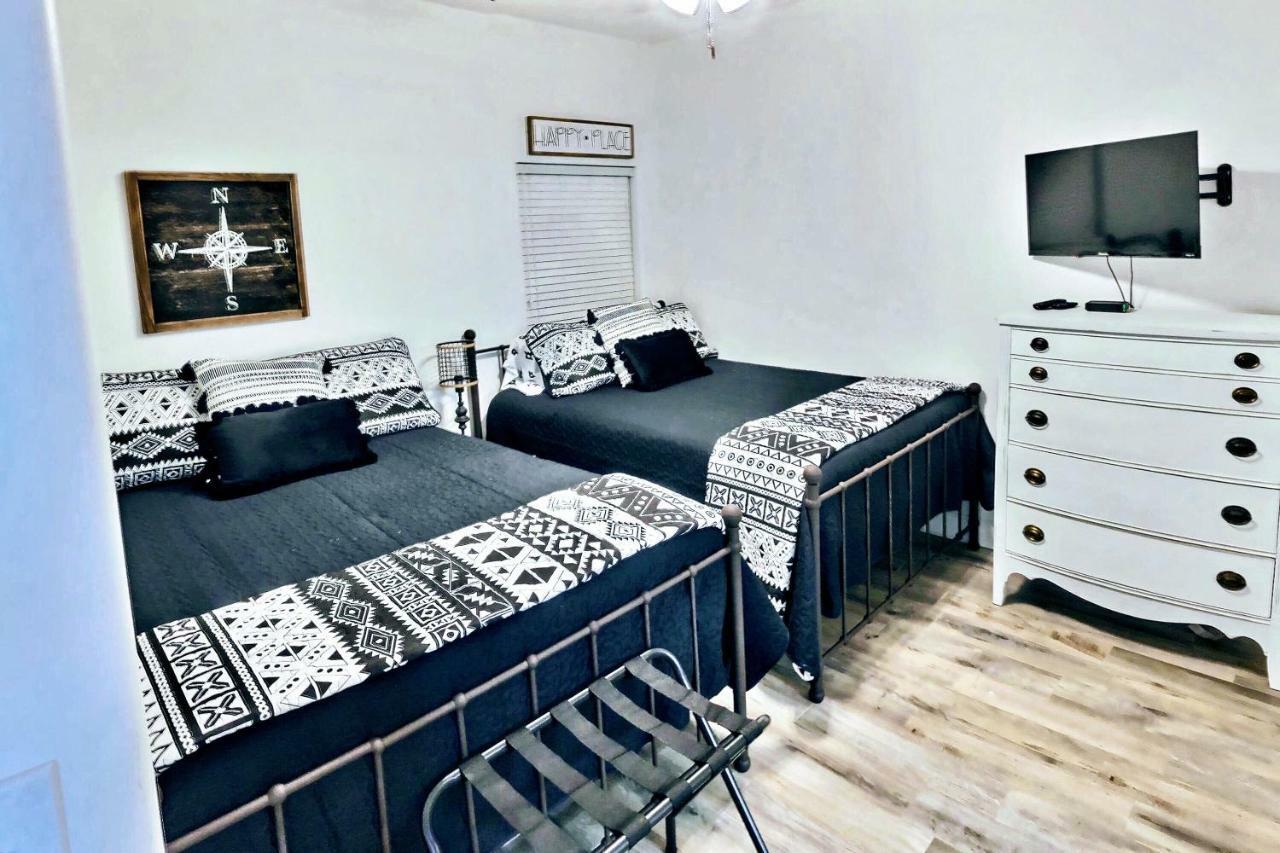 Barefoot Bliss - Beachfront - Sleeps 12