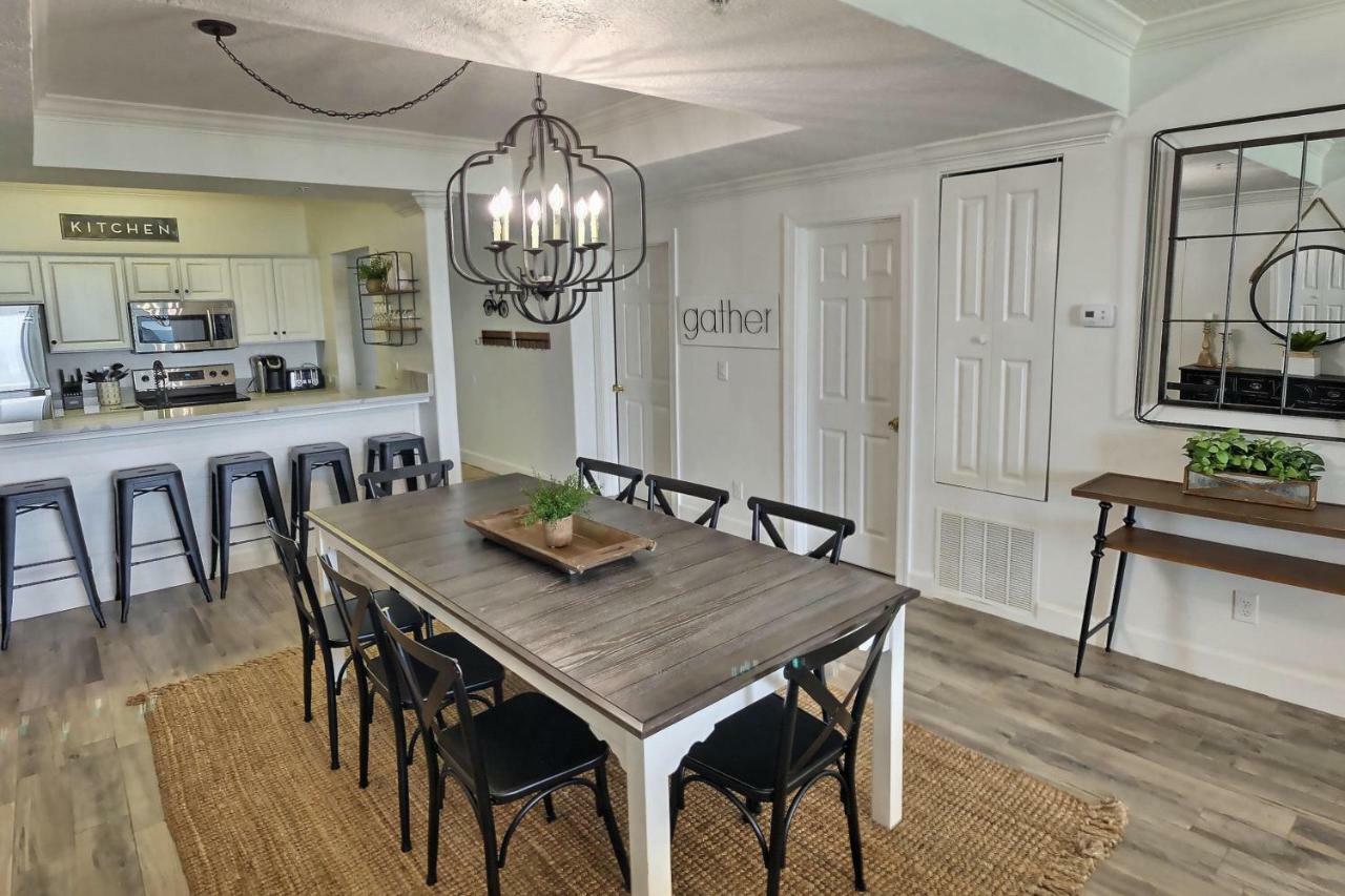 Barefoot Bliss - Beachfront - Sleeps 12 Apartment