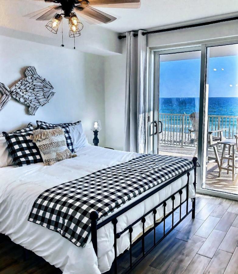 Barefoot Bliss - Beachfront - Sleeps 12 Apartment *