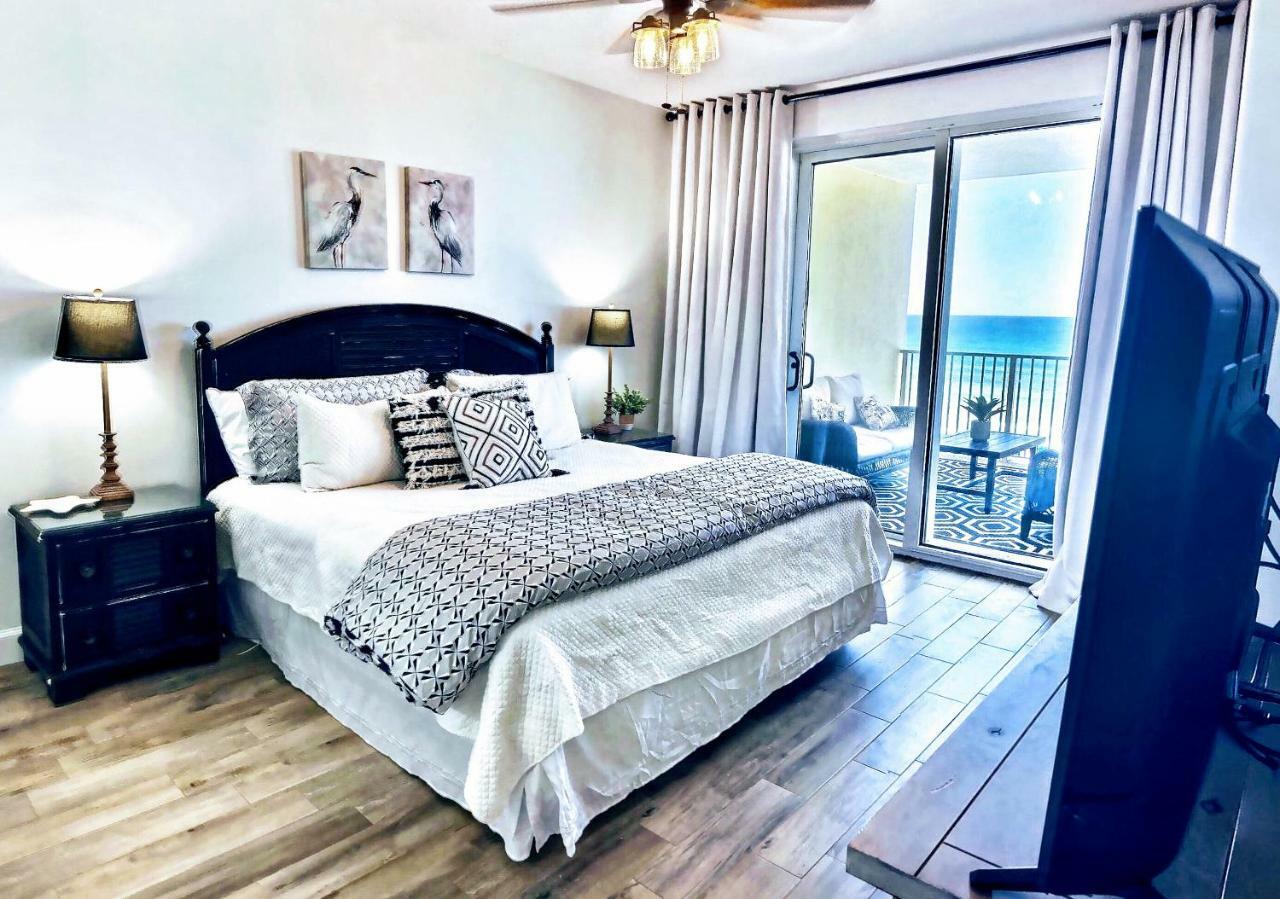 Barefoot Bliss - Beachfront - Sleeps 12 Apartment