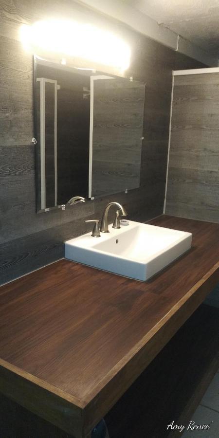 Banana Peel Hotel 4*