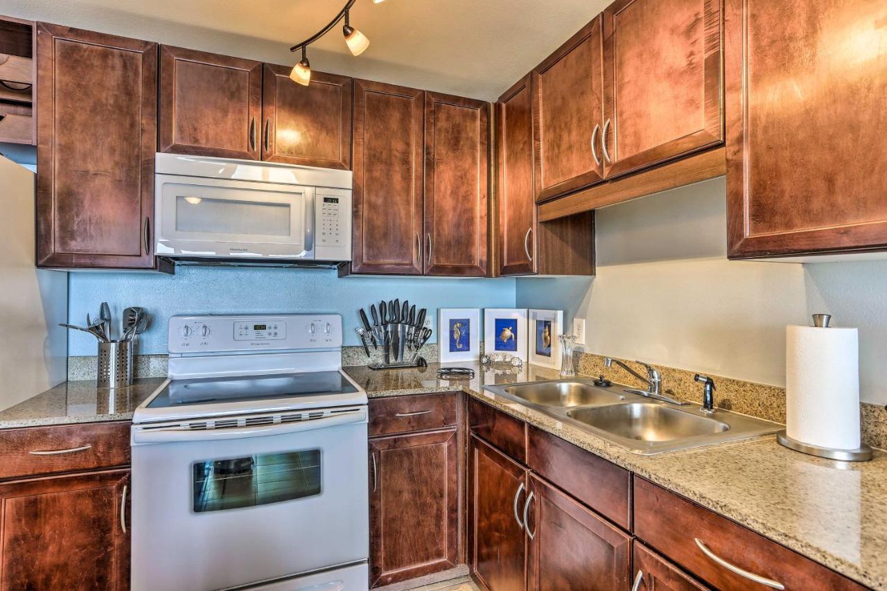 Apartment Pcb With Balcony Walk To Beach! *