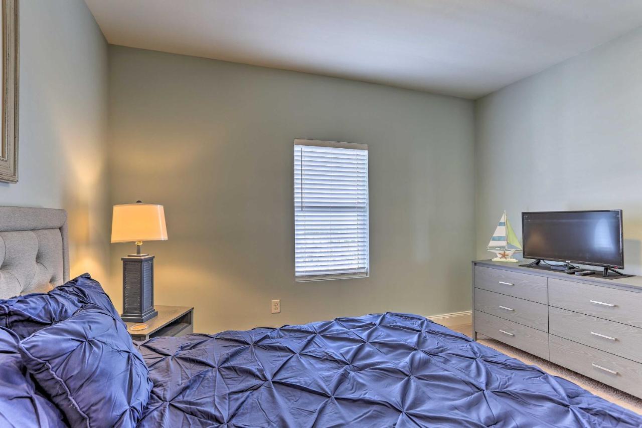 Pcb With Balcony Walk To Beach! Apartment Panama City Beach