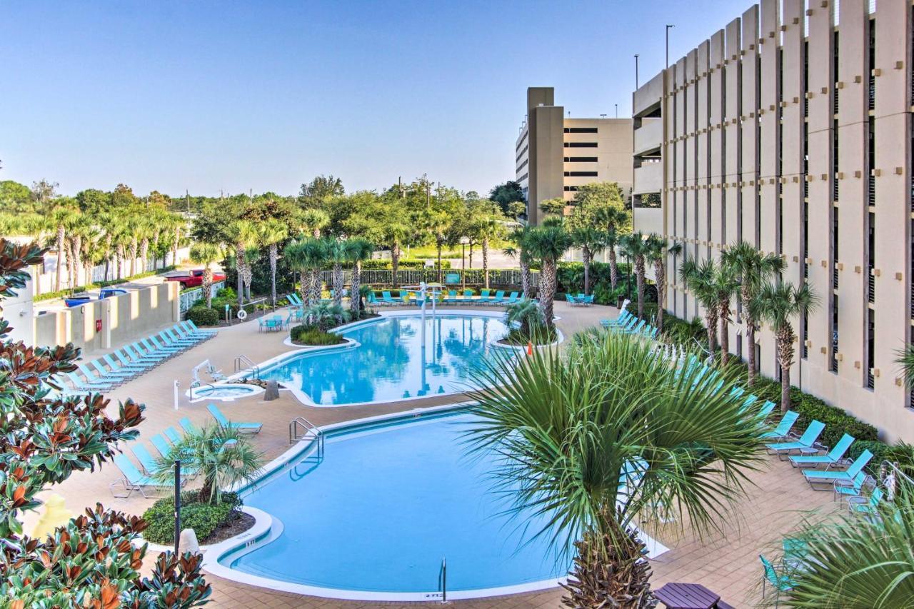 Beachfront With Emerald Amenities Apartment *