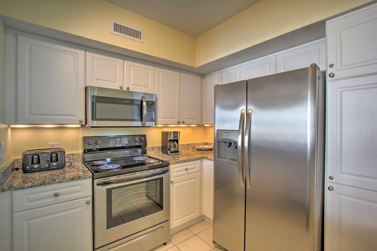 Beachfront With Emerald Amenities Apartment *