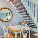 Deluna Court Getaway