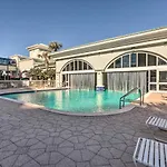 Waterfront Pcb Condo With Balcony And Beach Gear!