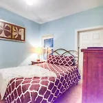 10Th Floor! Beautiful 3 Bd, Great Amenities, And Great Location