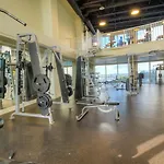 10Th Floor! Beautiful 3 Bd, Great Amenities, And Great Location