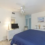 Edgewater Leeward 406, 2 Bedroom, Beach Front, Pool, Sleeps 6