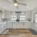 Breezy Pcb Retreat With Direct Beach Access!