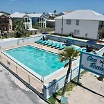 Sf Unit 3 - *Across From Beach - Spacious Kitchen/Living & Bdr