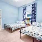Large 3 Bd Penthouse 2034 In Laketown, Great Views And Amenities!