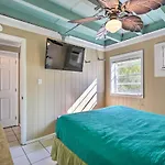 Panama City Condo With Pool Access, Steps To Beach!
