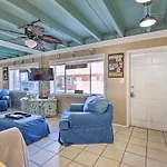 Panama City Condo With Pool Access, Steps To Beach!